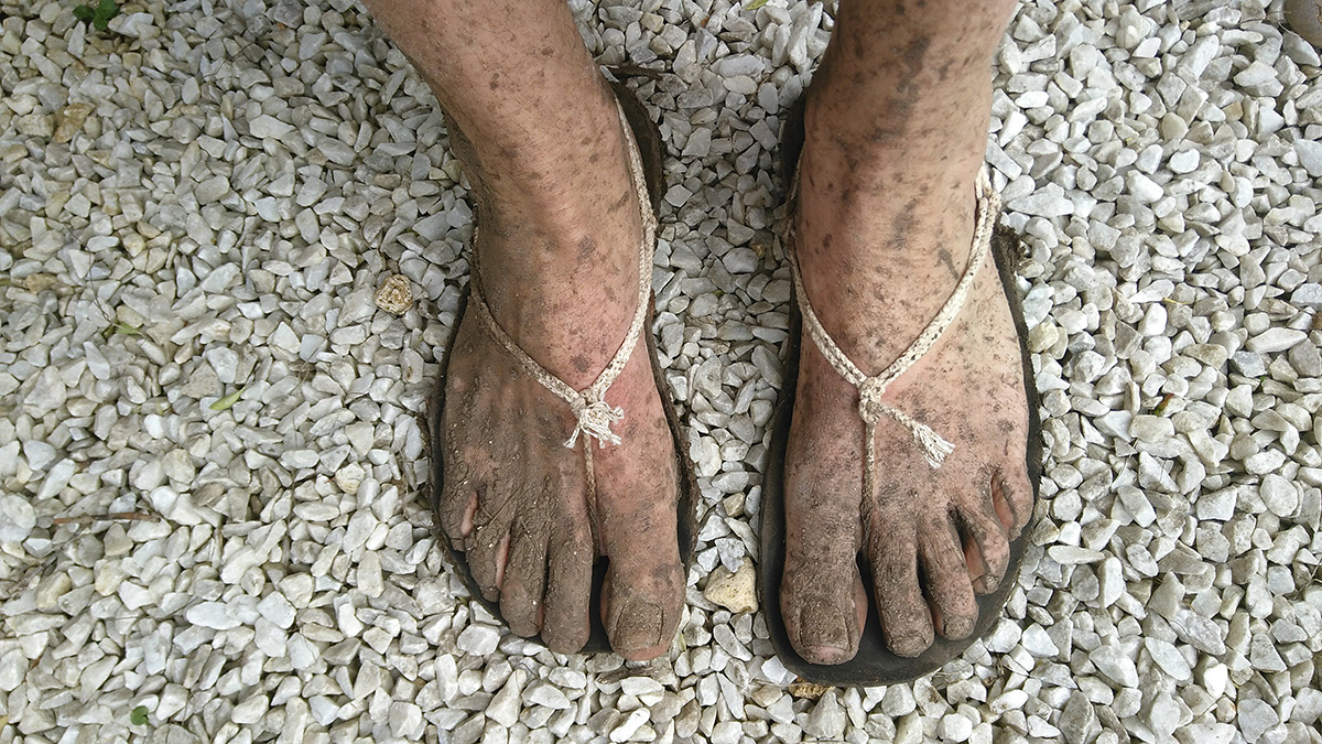 courir pied nu chaussure